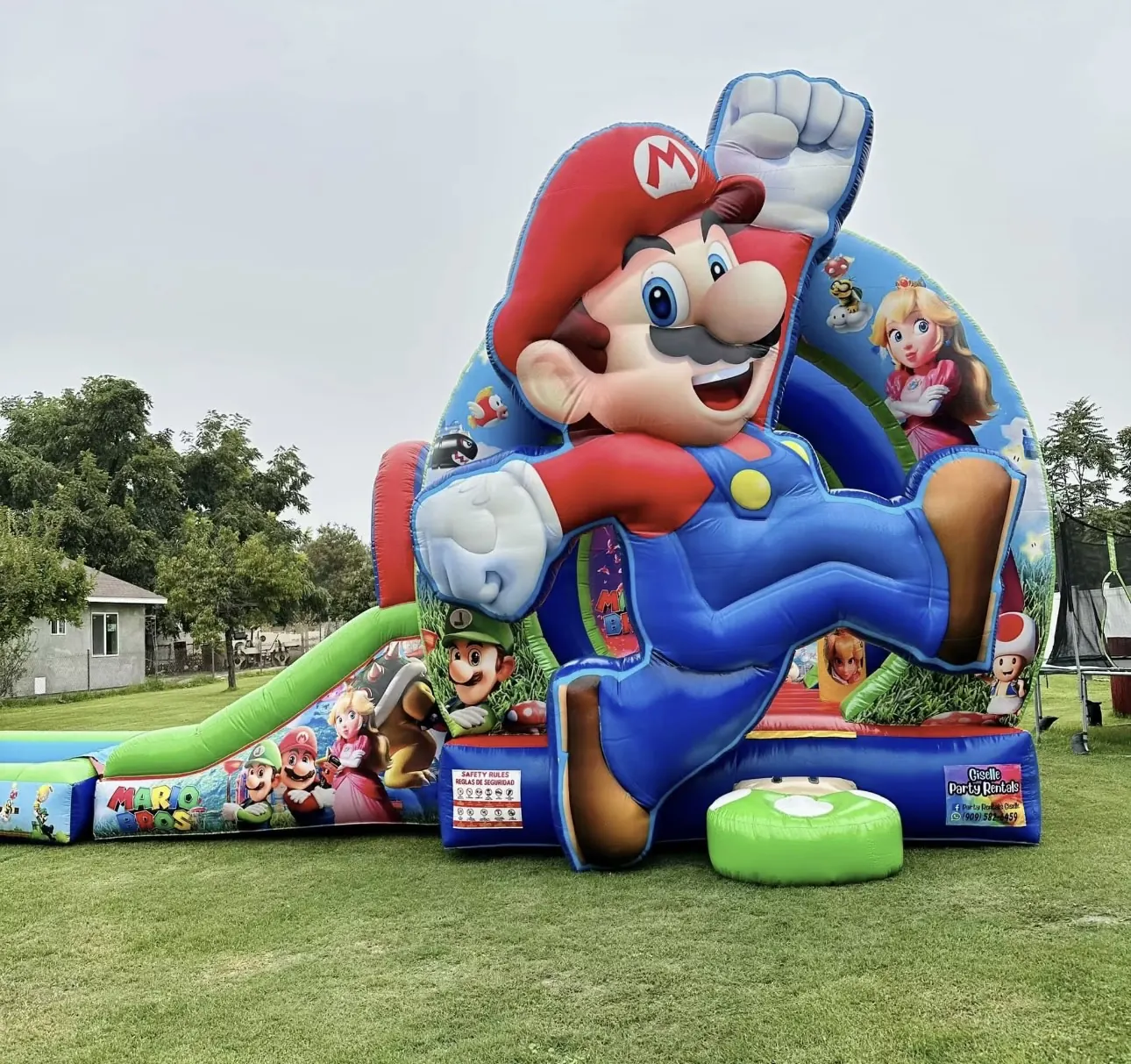 Château gonflable Mario Bros avec glissade