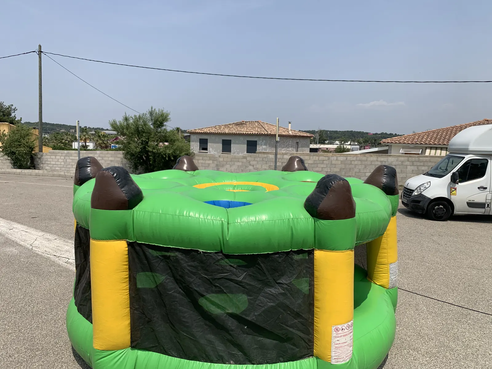 Jeu de la taupe gonflable installé