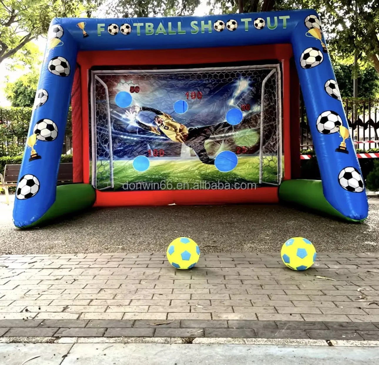 Tir au but géant gonflable installé